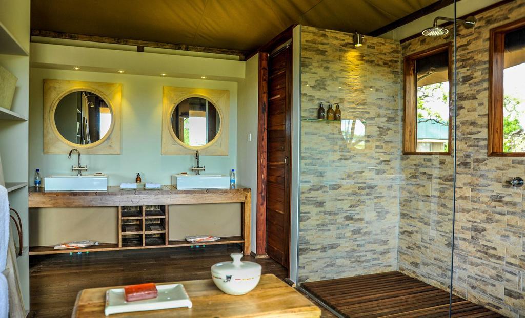 Banagi Lemala Kuria Hills Lodge الغرفة الصورة